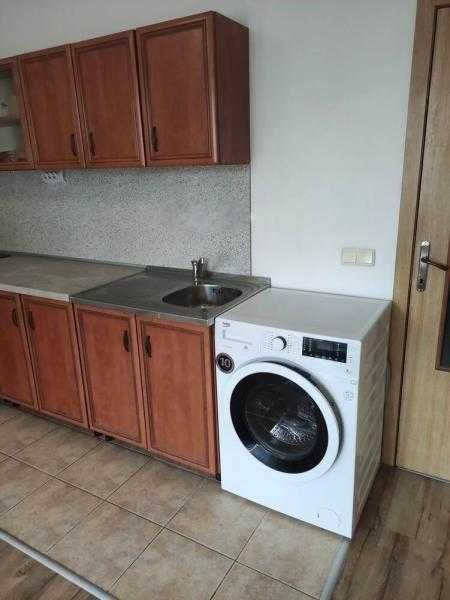 Отлично обзаведен двустаен апартамент в Лазур!