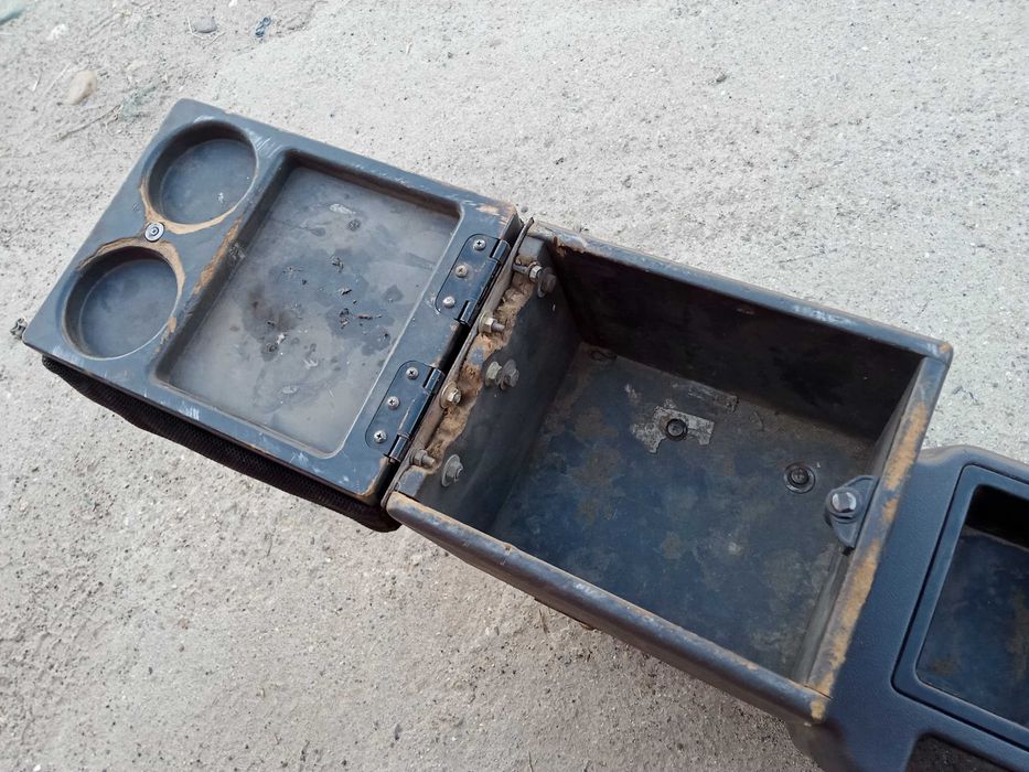 Подлокотник Mitsubishi RVR Chariot