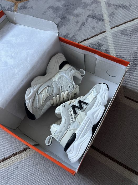 Новые кроссовки 15,5см