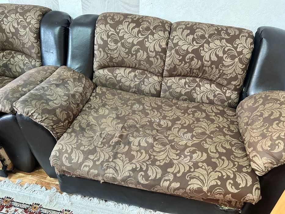 Дарю диван в гульдере