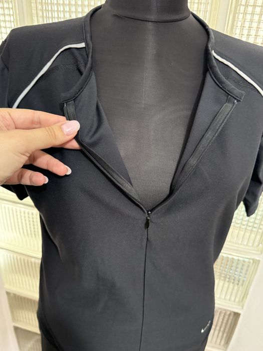 Set pantaloni si tricou Nike