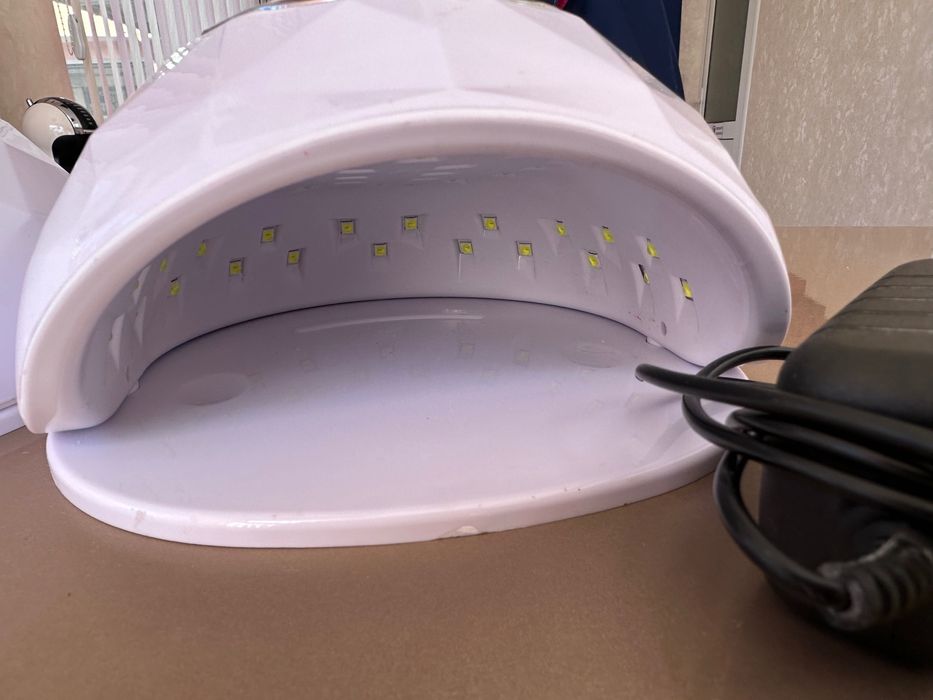 УВ лед лампа за маникюр