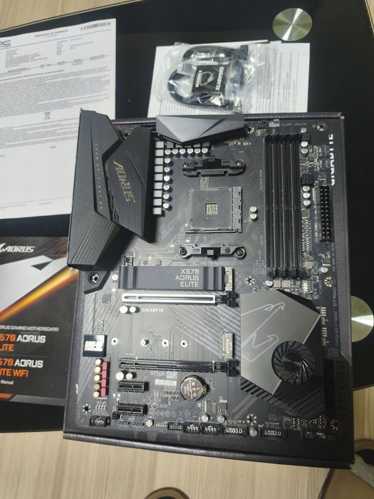 Placa de baza Am4 x570 Aorus Elite Gigabyte  ddr4