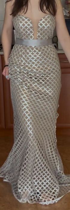 Уникална дизайнерска рокля - чисто нова!