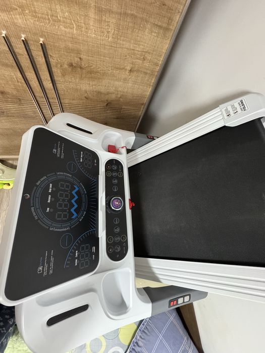 Продам беговую дорожку, номер телефона для уточнения в описании