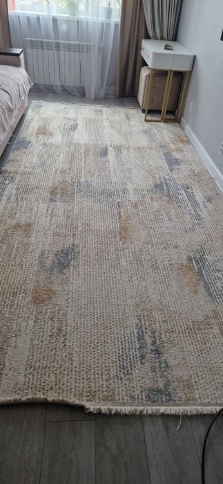 Продам ковёр 2×4