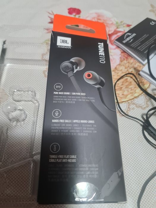 Casti cu fir JBL noi în cutie la 75 lei Timișoara