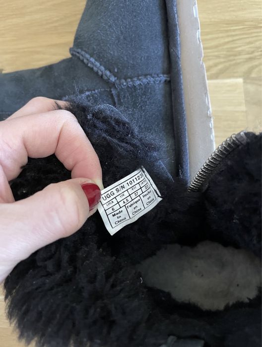 UGG scurte, editie limitata