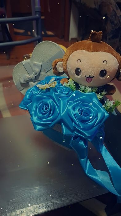 Buchete din trandafiri de satin