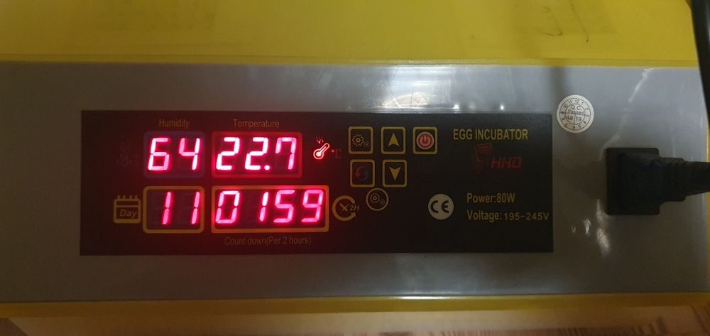 Incubator automat 48 ouă
