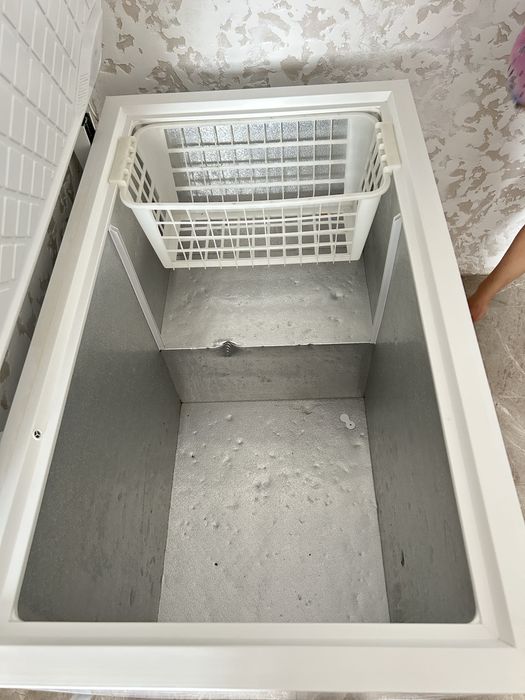 Морозилка большая.