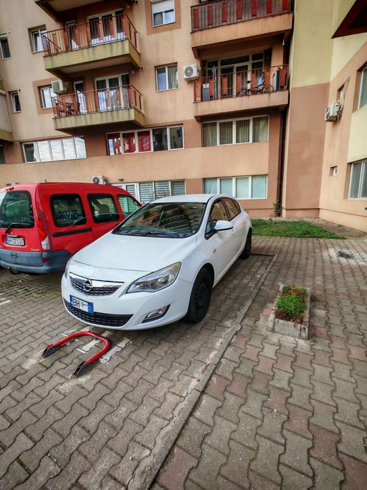 Vând sau schimb  Opel Astra j an fab 2011!