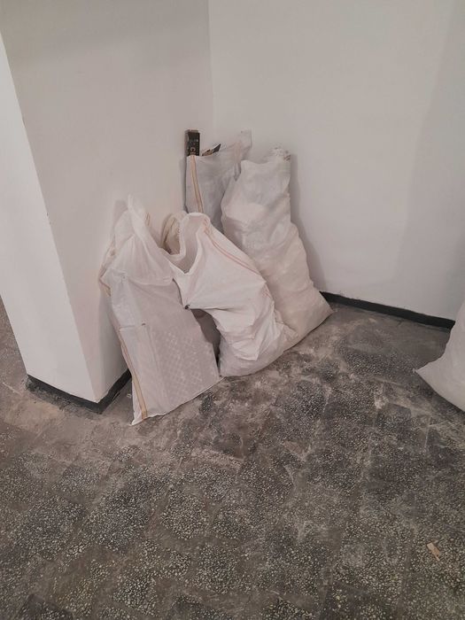 Transporturi de moloz , mobila veche , Evacuare moloz ,Transport moloz