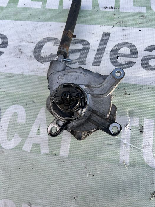 Pompă vacuum Toyota Rav 4 2.2 D  2008