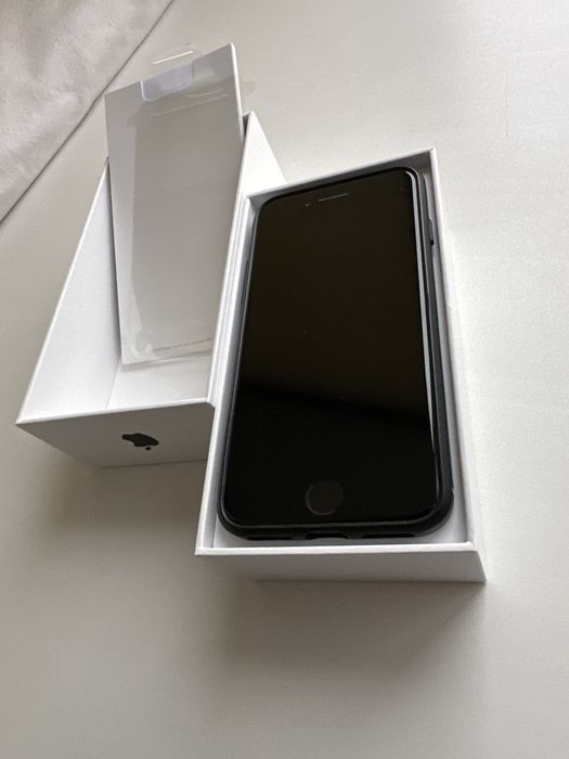 Пррдам Айфон SE Black Оригинальный