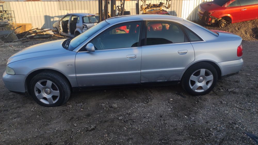 Audi A4 2.8 quattro на части