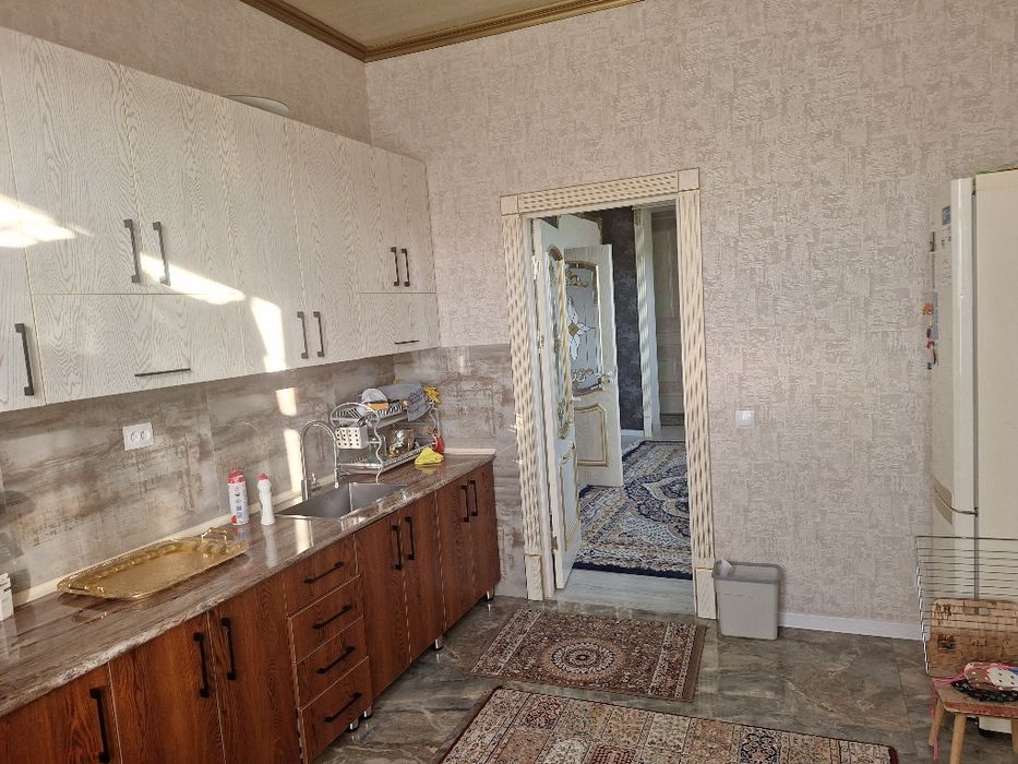 Янги катта куйлик катта бозори ёнида котедж 6сотих 5хона