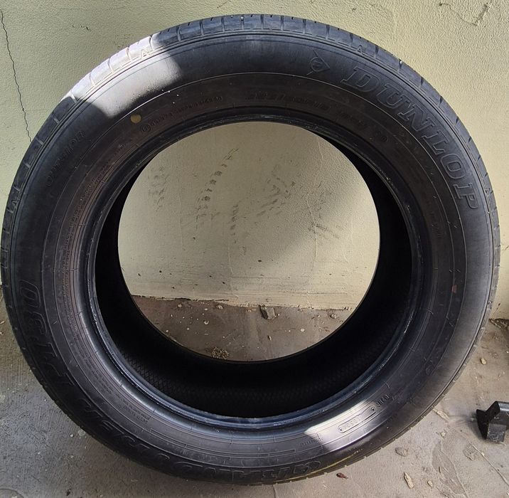 DUNLOP - Vând 2 anvelope VARĂ 225 / 60 / R18 SUV