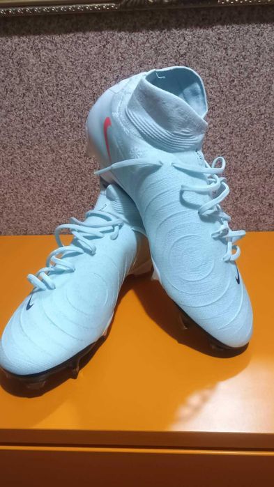 ЧИСТО НОВИ Футболни обувки Nike Phantom Luna II Pro FG размер 44.5