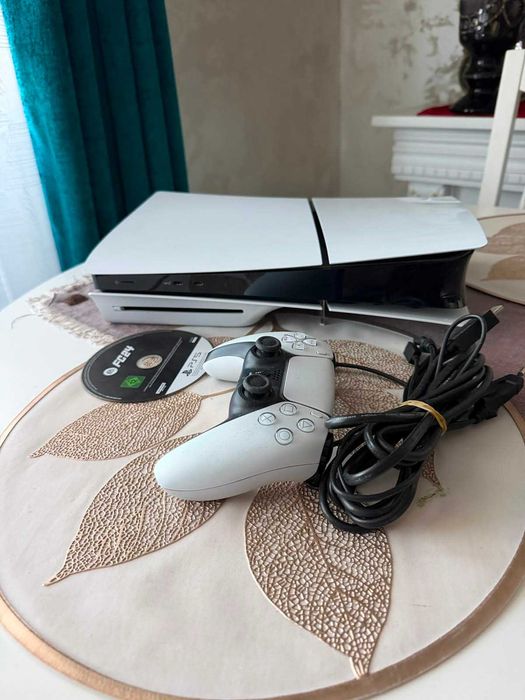 Consola PS5 Playstation 5 Slim Disk Edition-impecabil,1TB utilizat 10 ore, ca nou