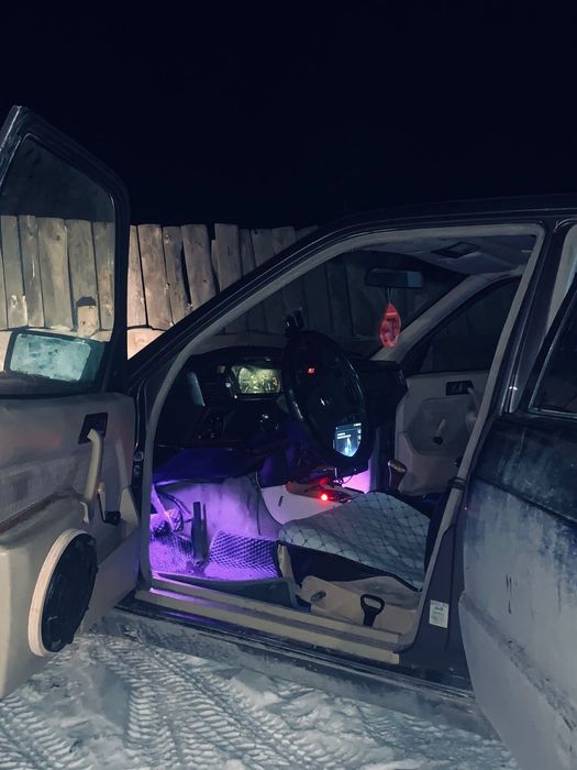 Продам авто Мерседес Бенс или обмен на крс