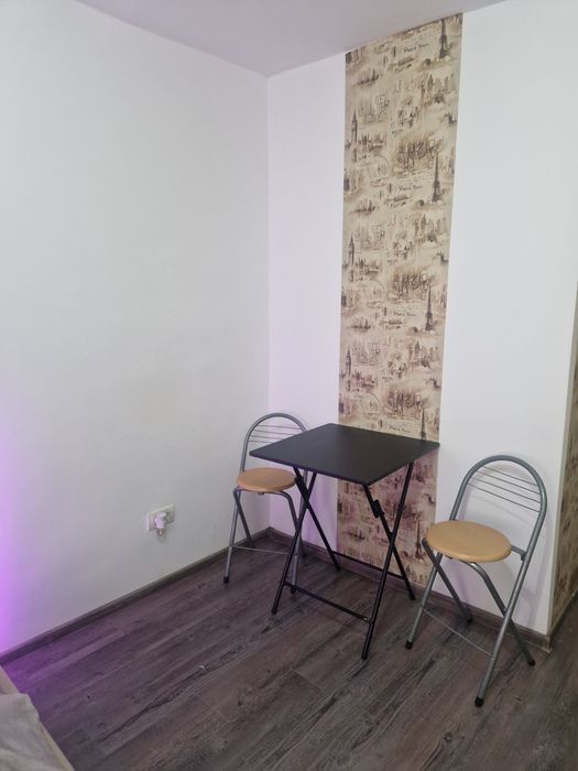 Închiriez in regim hotelier, garsonieră, amenajat modern,.