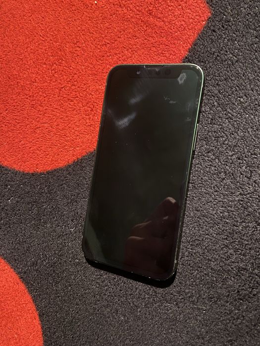 Vand sau schimb IPhone 13 Mini si Xiaomi MI11