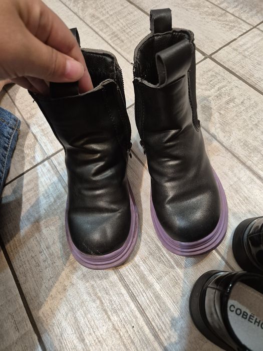 Продам 2 пары обуви за 10 000