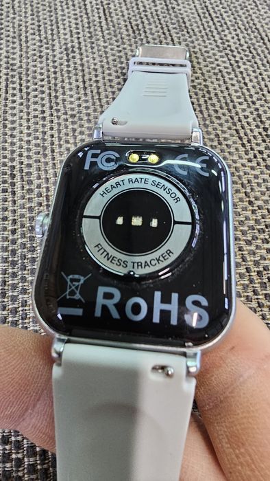 Смарт часовник/фитнес гривна