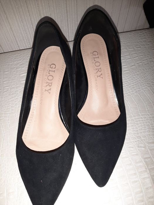 Продаётся женская обувь