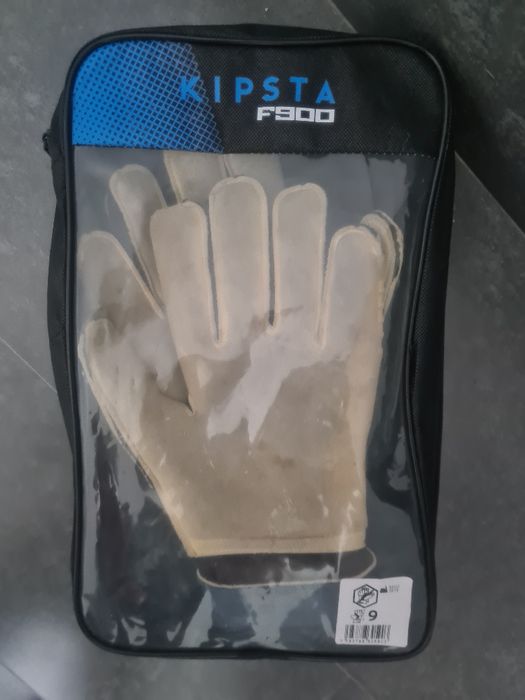 vand manusi kipsta fotbal