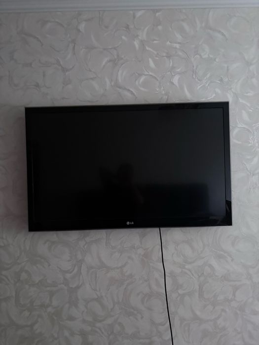 продам телевизор LG