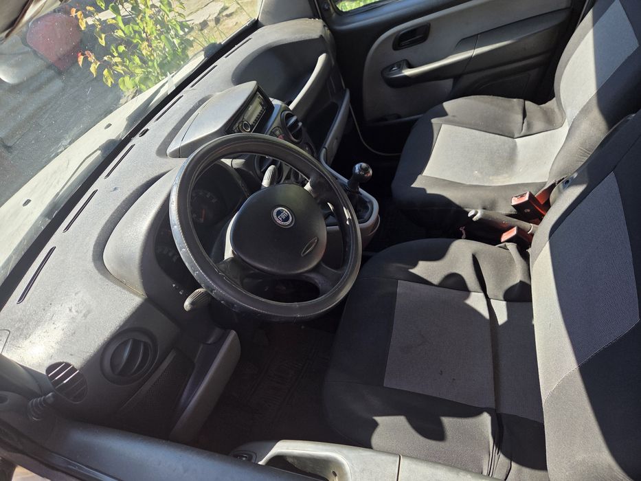 Vând Fiat Doblo, 1.3 multijet, an 2006, in stare foarte bună de funcționare.