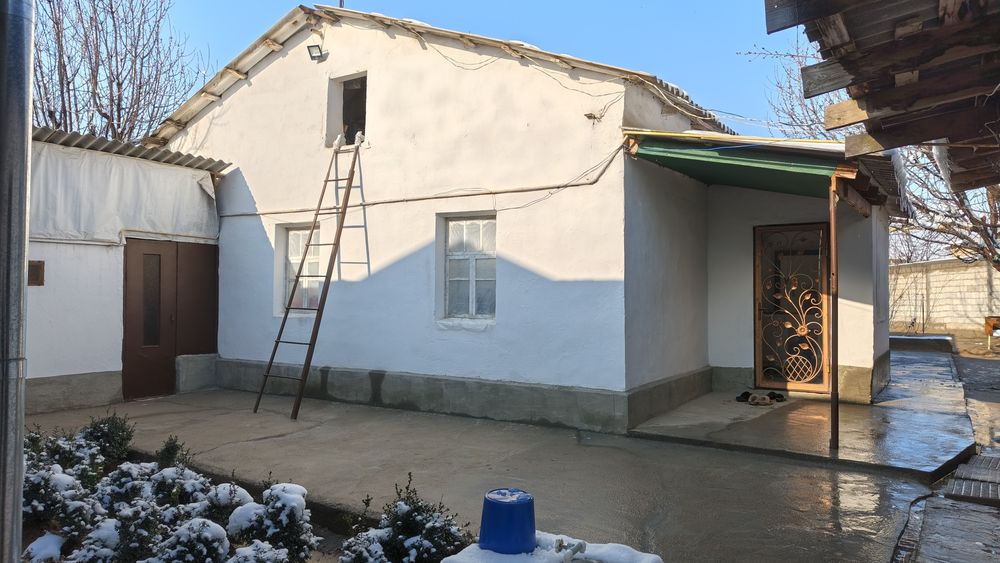 Uy sotladi 6 xona eski 6 xona yengi 9 sotix