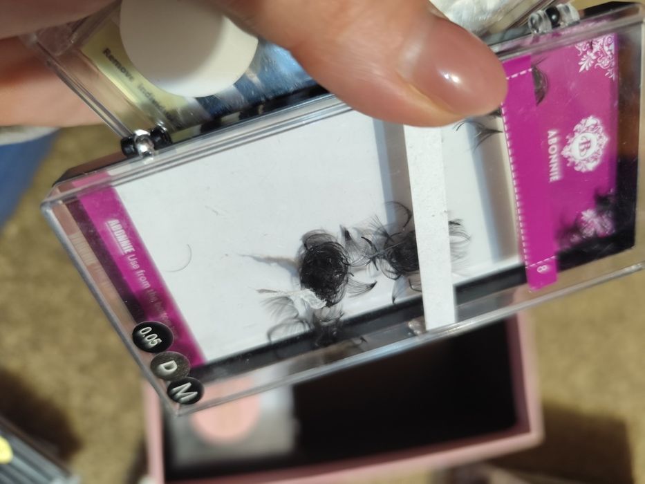 Мигли различни видове