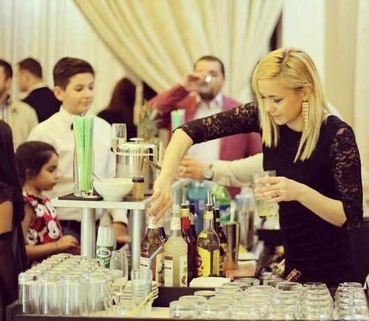 Bar mobil,barman– cocktailuri și shoturi pentru nunți și petreceri.