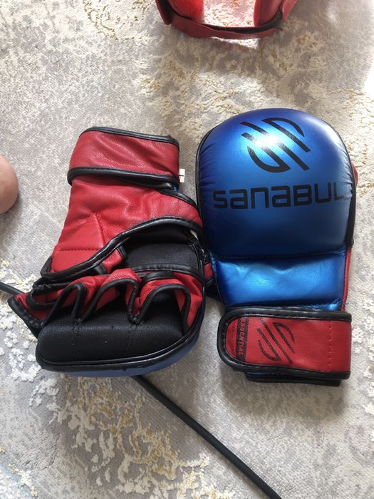 Мма перчятка и шлем