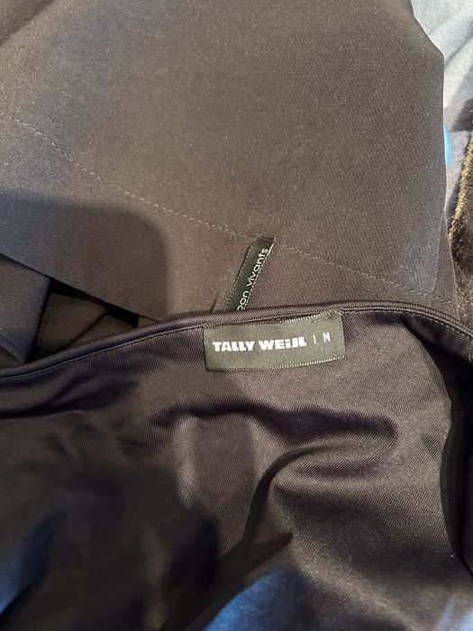 Рокличка по тялото с голо рамо