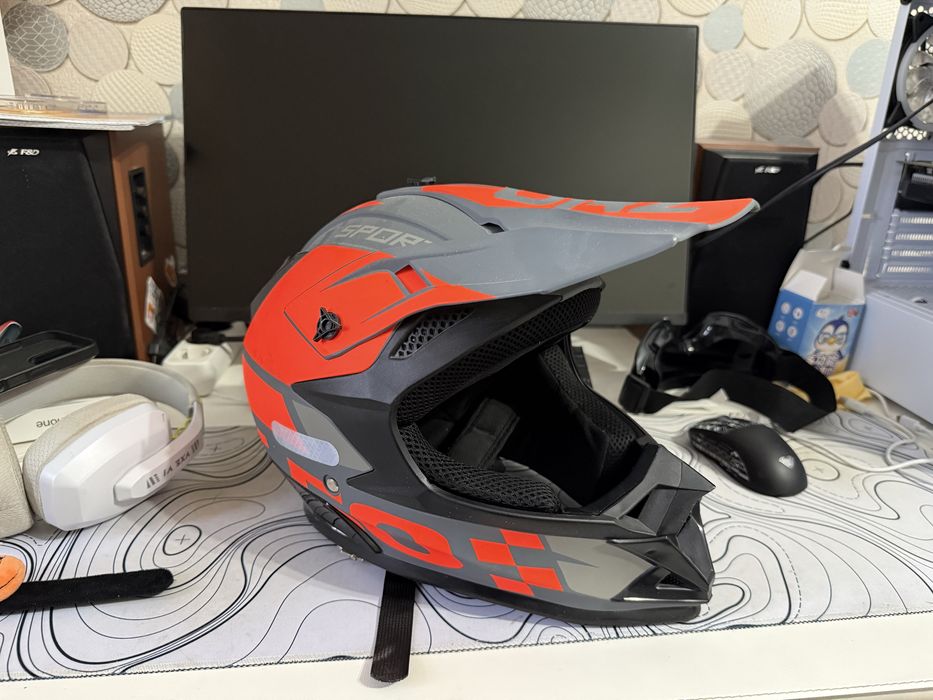 Продаю эндуро шлем