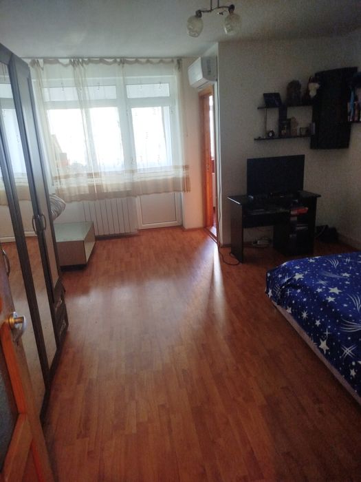 Închiriez garsoniera!!.