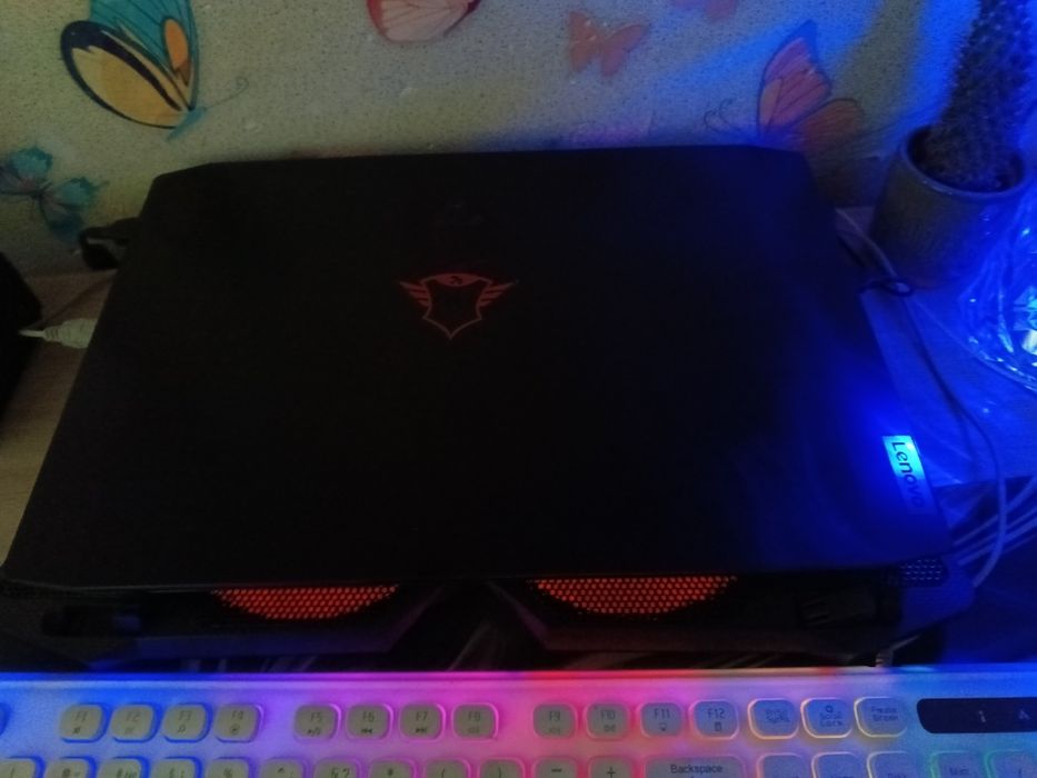 Игровой ноутбук Lenovo