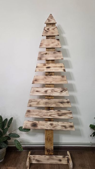 Новогодняя ёлка из дерева