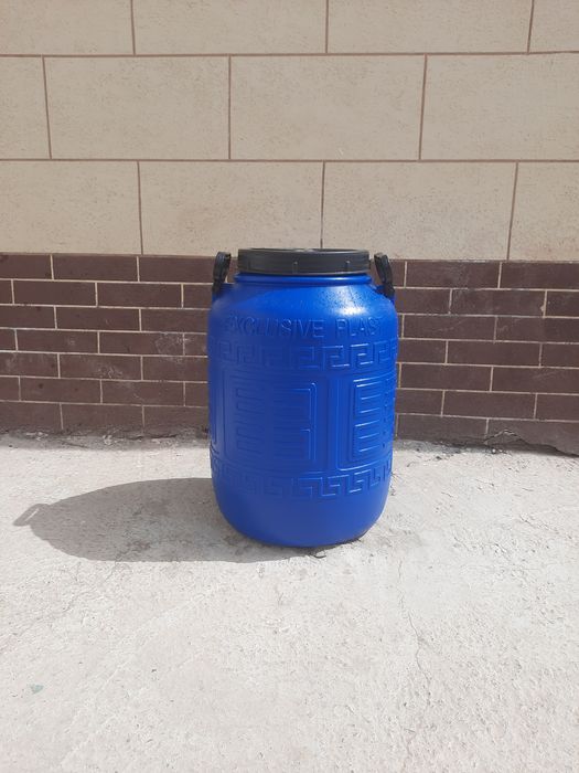 Продаем пластиковую бочку 40 литров