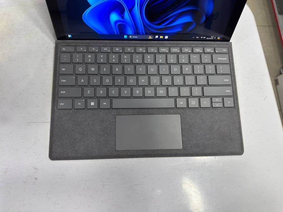 SURFACE core i7-1165G7 DDR4 16/256 SSD holati ideal