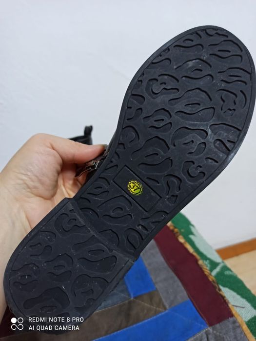 Продам полусапожки осенне-весенние.