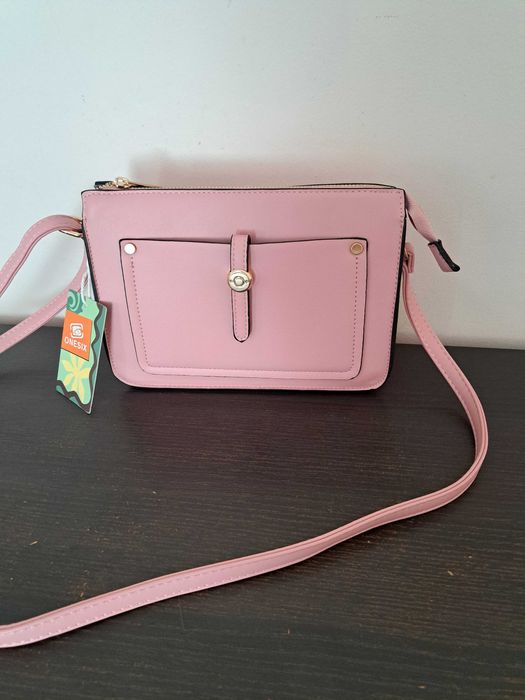 Чисто нова прекрасна чантичка в розово за през рамо