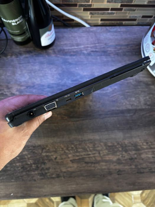 Laptop Fujitsu Touch Screen • i5•12gb RAM•256gb• Usb C•Taste luminate, bateria 6 cicluri 6-7 ore, Modem 4-5G cartela sim Cellular