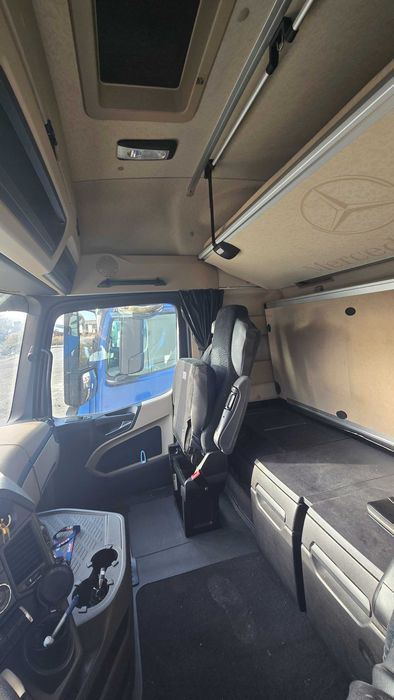 Mercedes 1851 , 421.000km, 2021