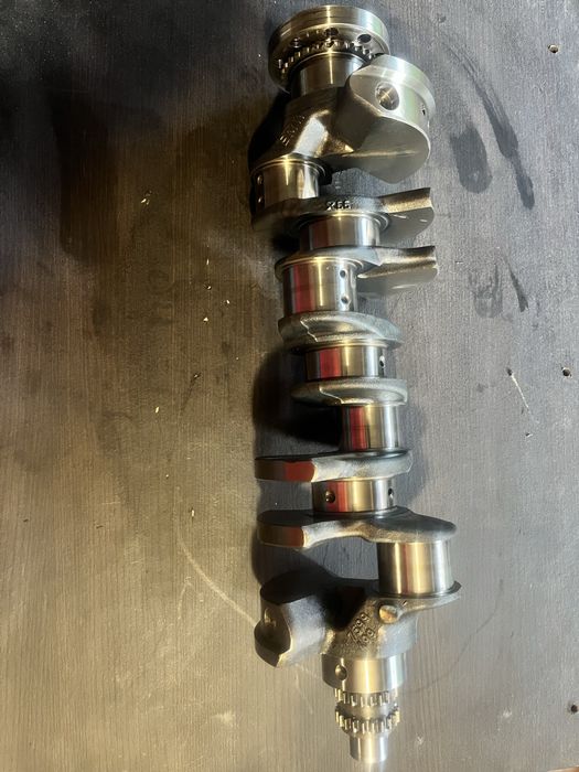 Колянов вал BMW  N63B44B/ S63