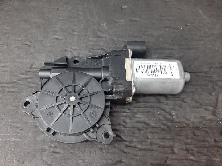 Motoras macara stanga spate alfa romeo 159 939 d2938p4 d294400